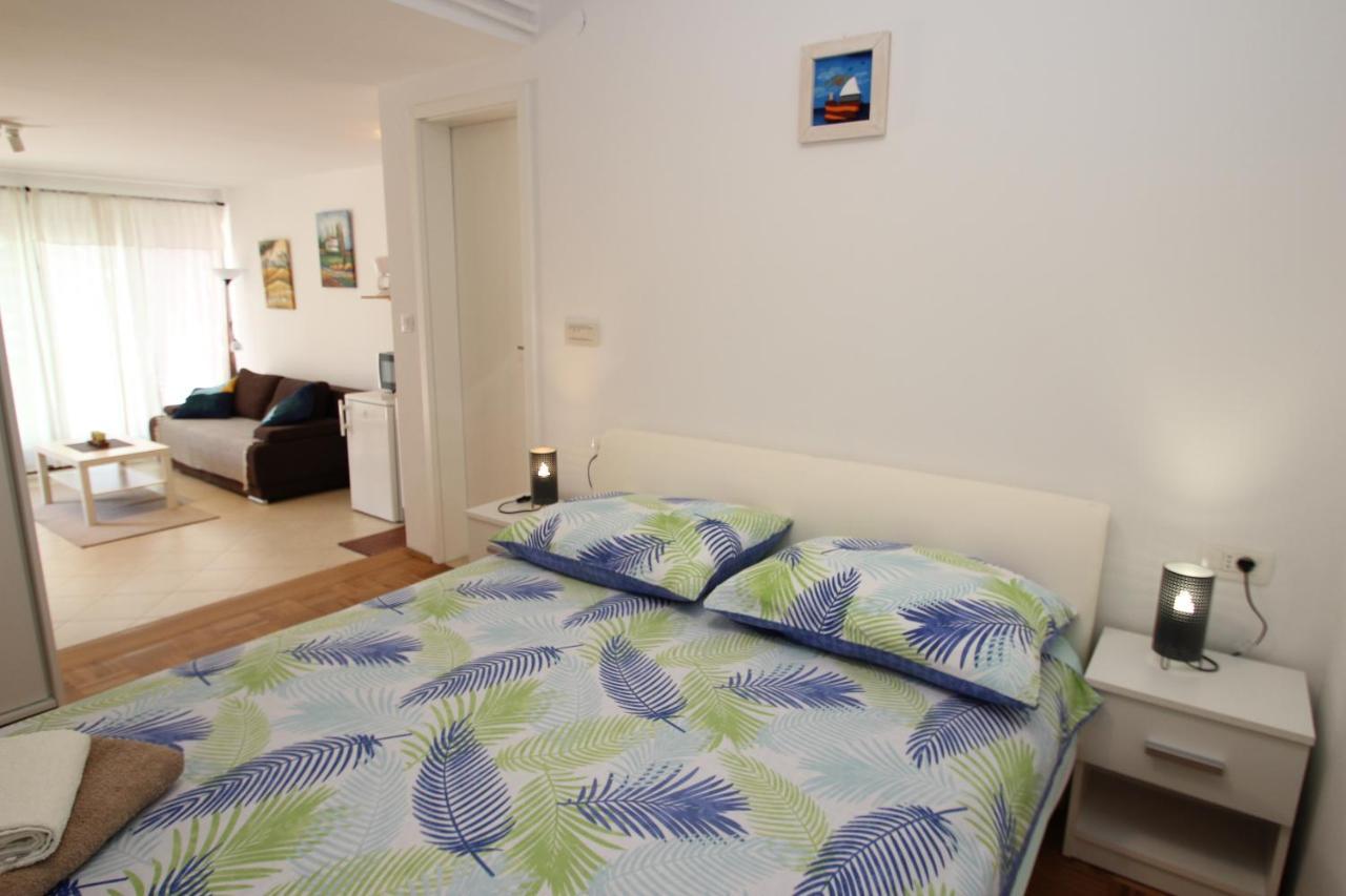Apartment Luigi Porec Exterior photo