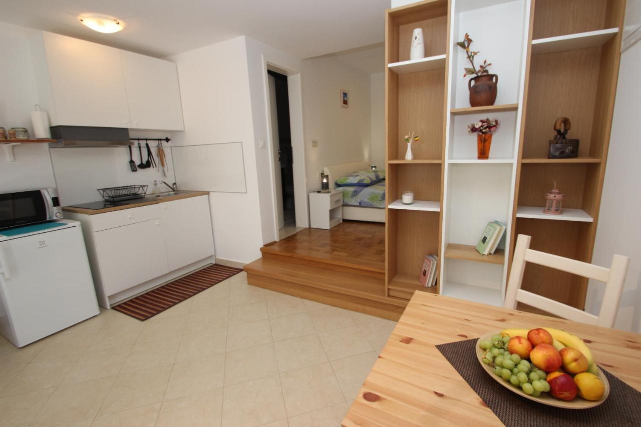 Apartment Luigi Porec Exterior photo